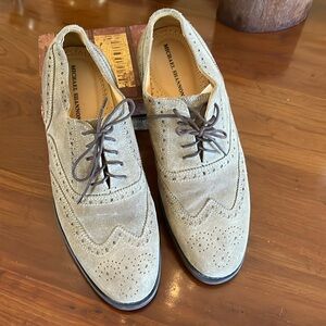 Michael Shannon Mens Kent Suede Wingtip Oxford Shoes Olive Taupe